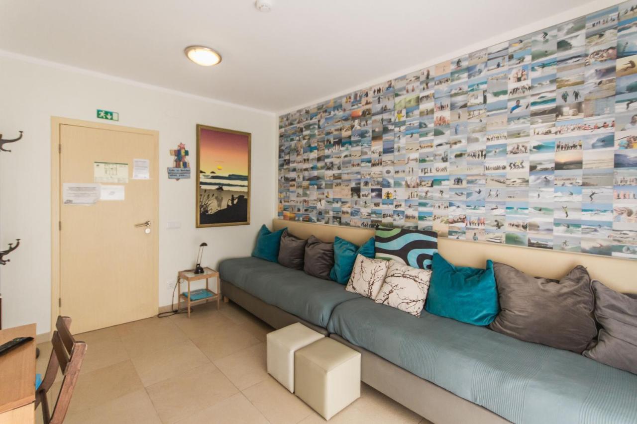 Peniche Surfcamp Hostel Балеал Экстерьер фото