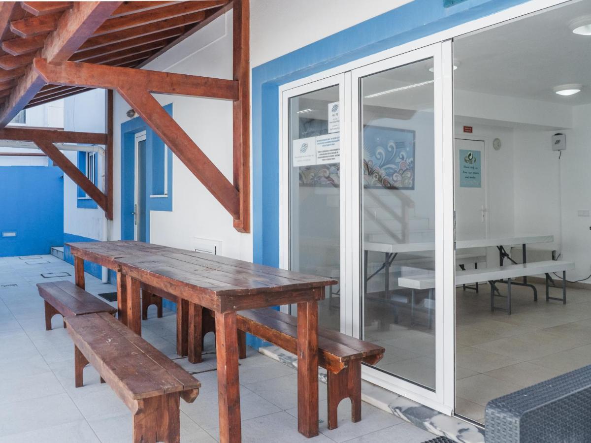 Peniche Surfcamp Hostel Балеал Экстерьер фото