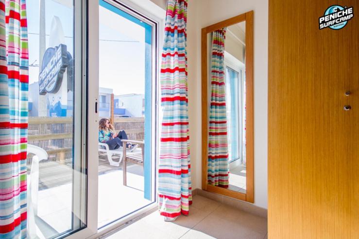 Peniche Surfcamp Hostel Балеал Экстерьер фото